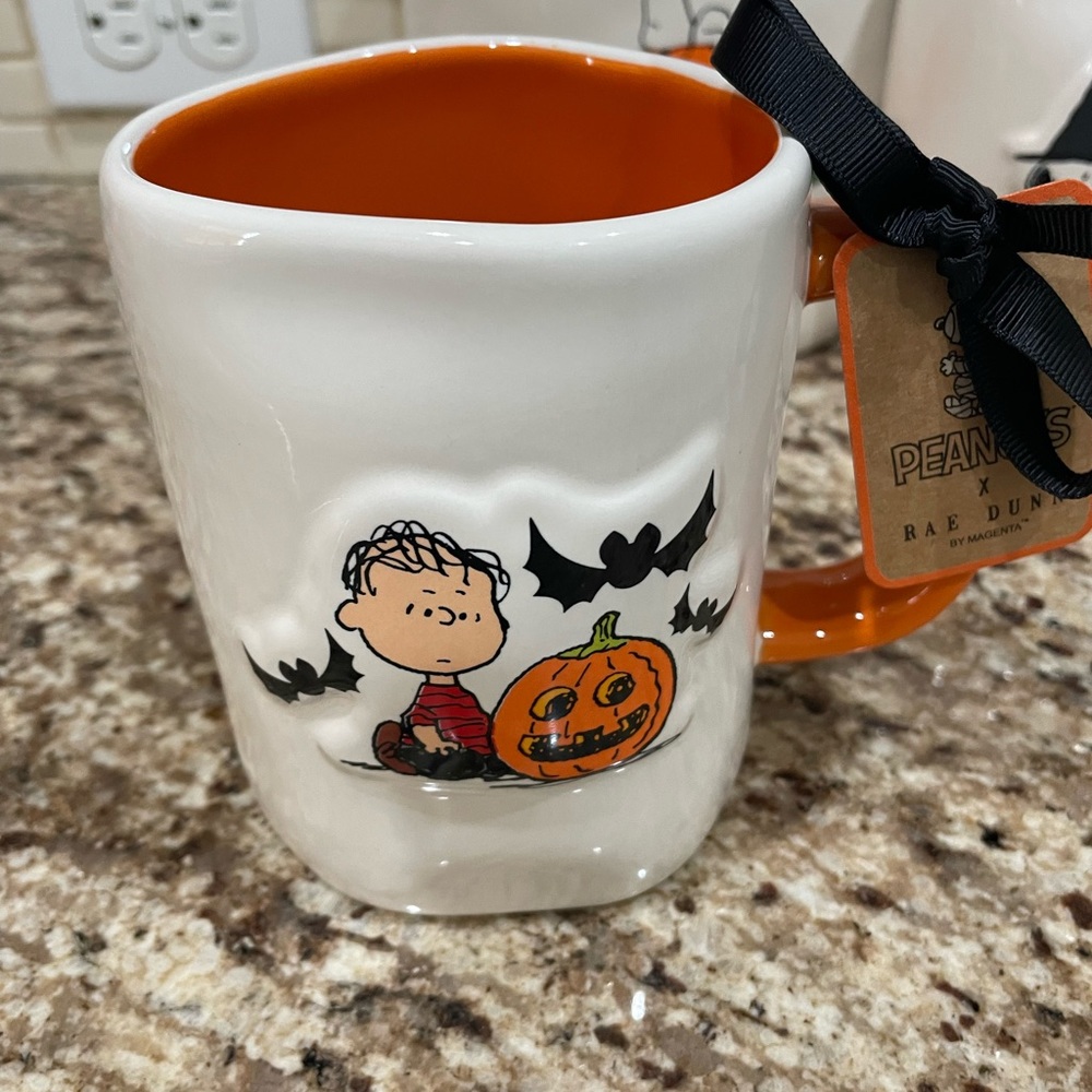 NWT Rae Dunn It’s great pumpkin Charlie Brown Peanuts Mug